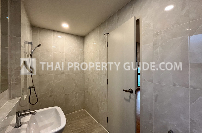 House with Shared Pool in Bangnatrad 